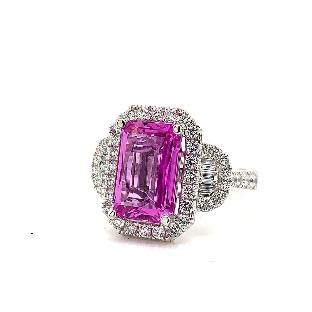 18kt White Gold gold ring with a GIA certified unheated pink sapphire