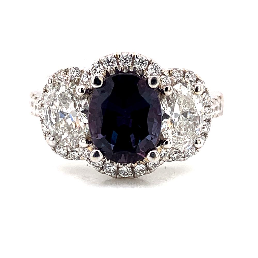 18kt White Gold gold ring with a GIA certified alexandrite