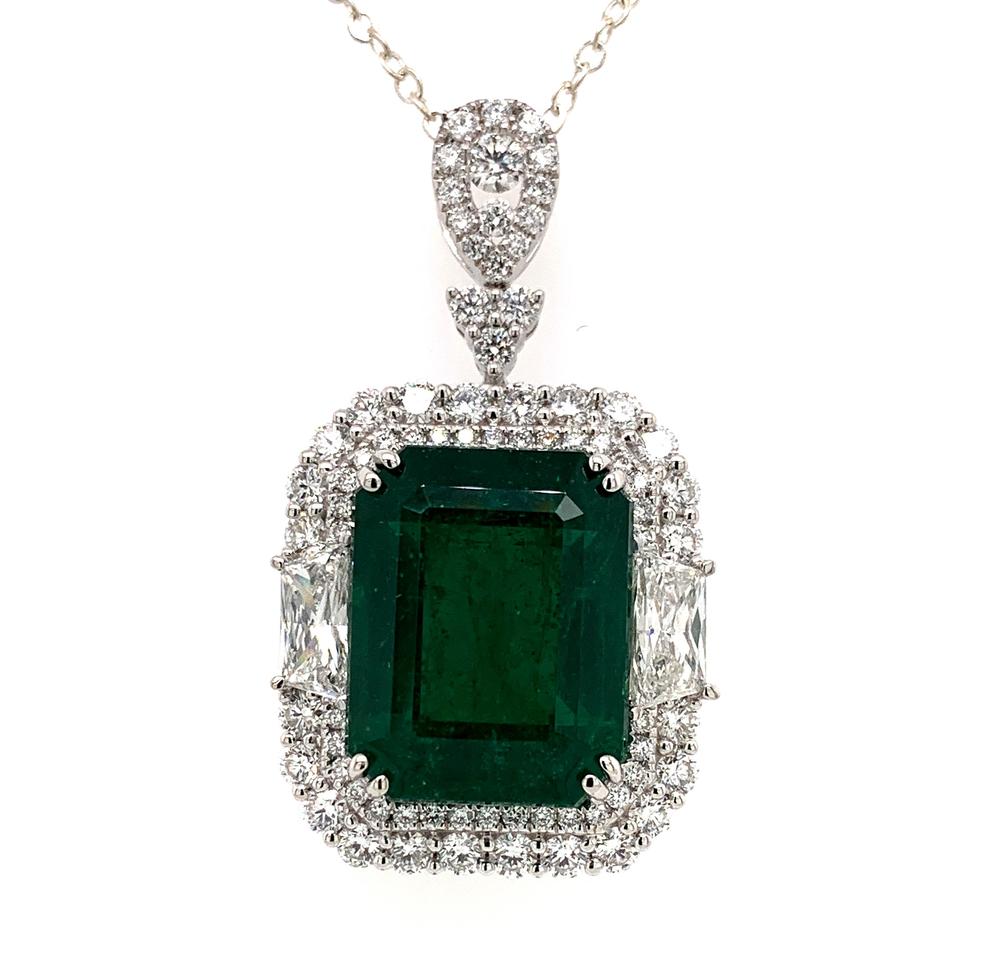 18kt White Gold gold pendant with a CDC certified Zambian emerald