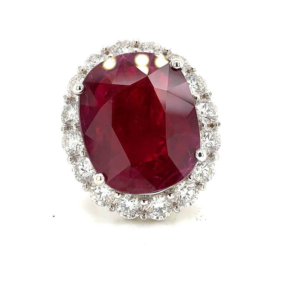 18kt White Gold gold ring with a GRS certified Tanzanian ruby
