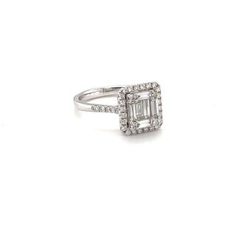 18k White Gold Diamond Ring with Baguette and Round Cut Diamonds