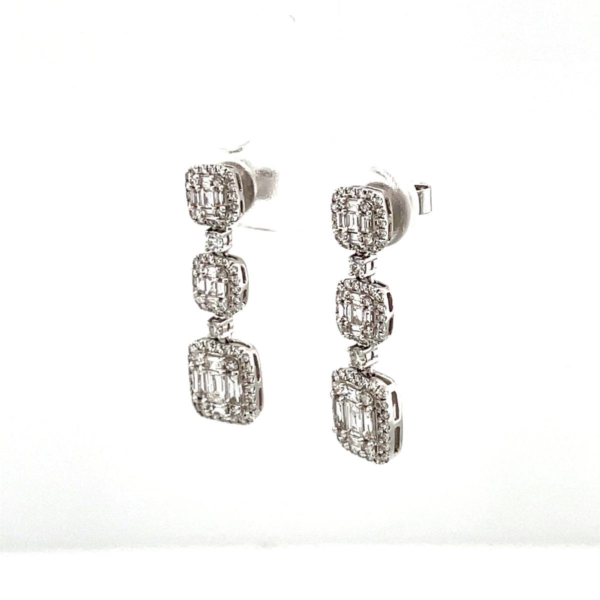 18k White Gold Dangle Earrings with Baguette and Round Cut Diamonds
