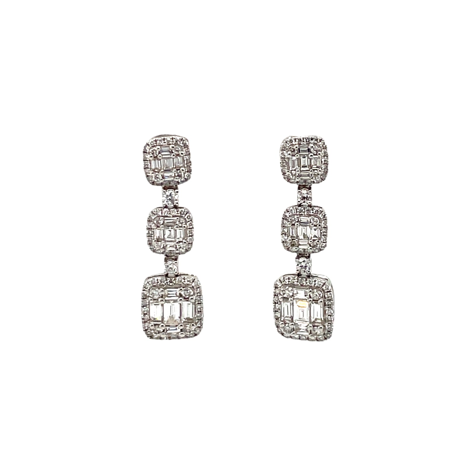 18k White Gold Dangle Earrings with Baguette and Round Cut Diamonds