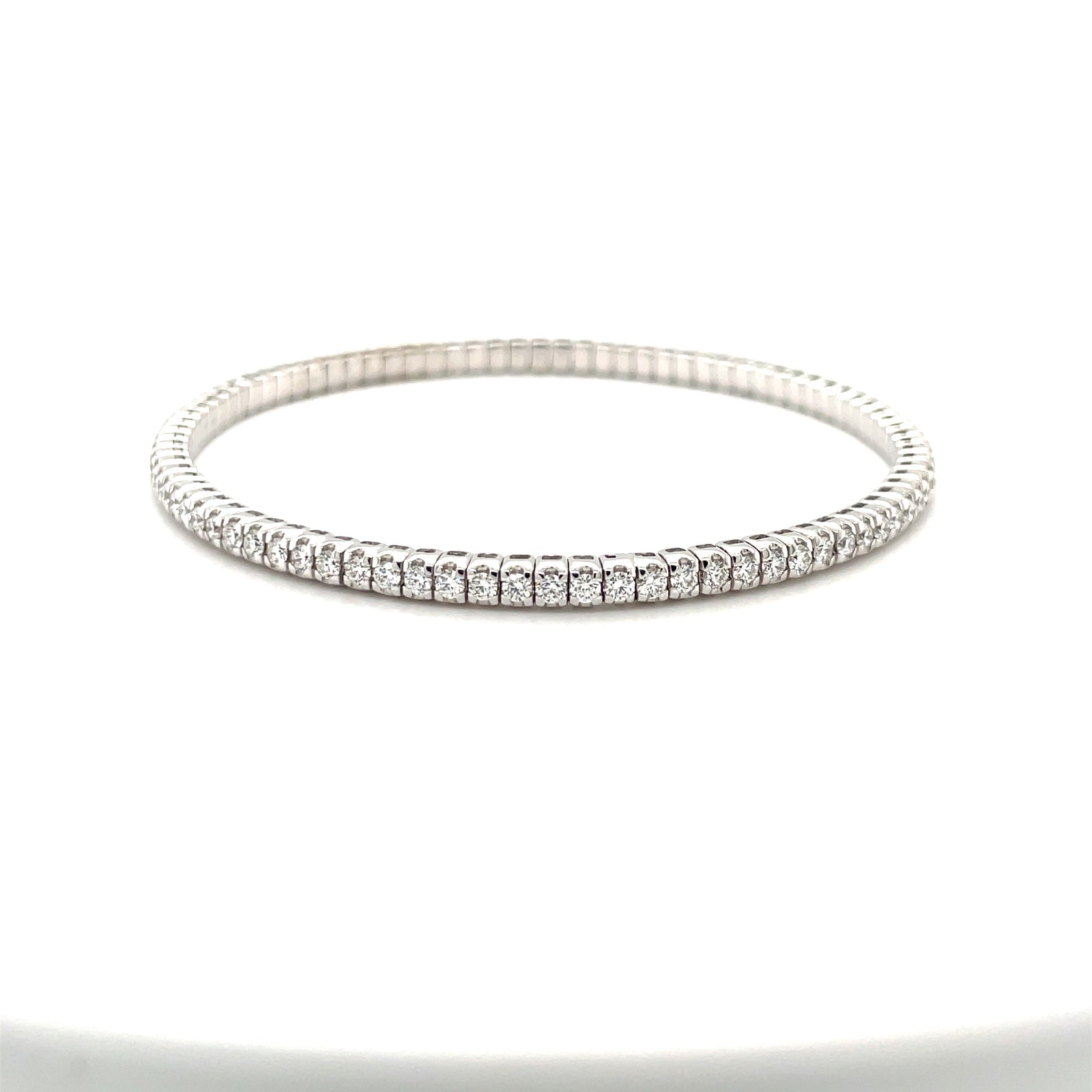 18k White Gold Diamond Tennis Bracelet with Round Brilliant Cut Diamonds