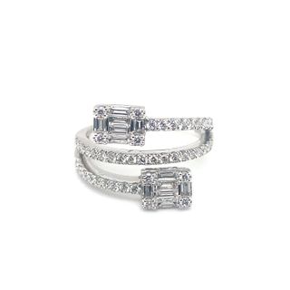 18k White Gold Ring with Baguette and Round Cut Diamonds