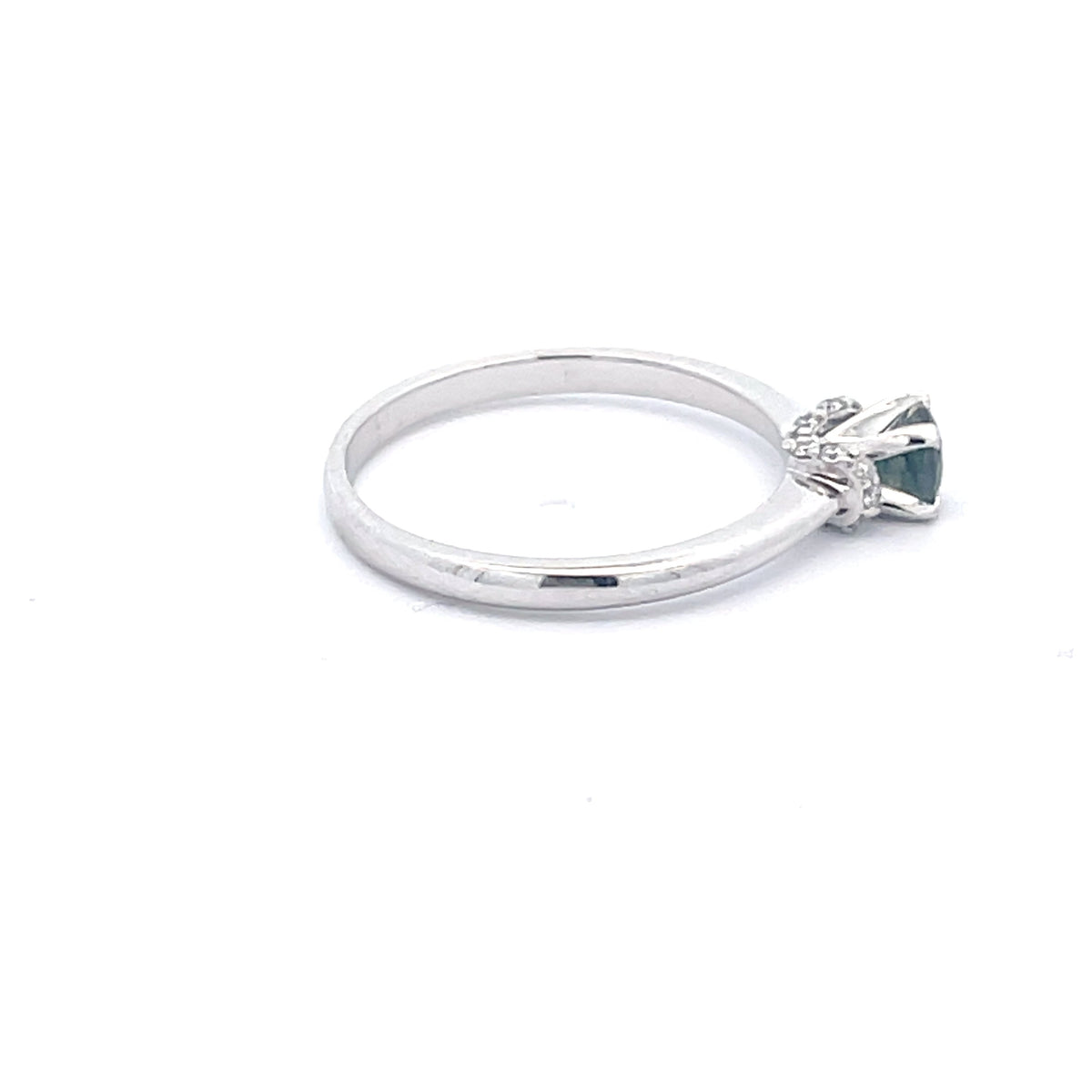 14k White Gold Ring with Natural Alexandrite and Diamonds