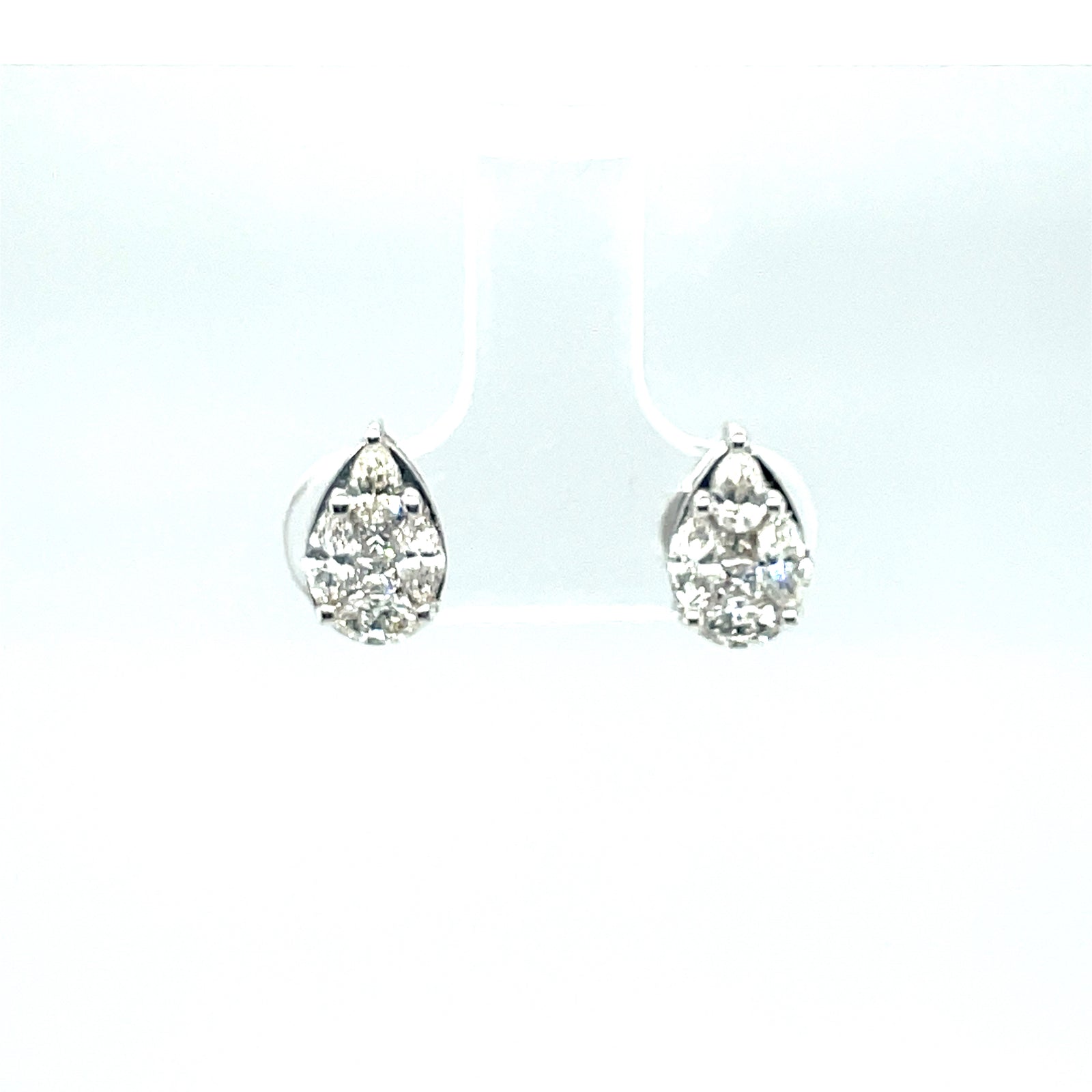18k White Gold Stud Earrings with Round Cut Diamond Cluster