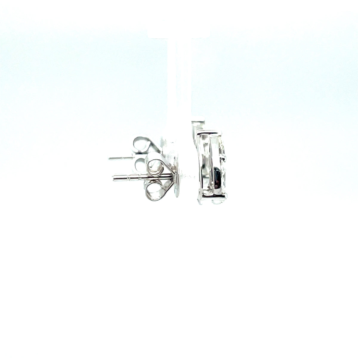 18k White Gold Stud Earrings with Round Cut Diamond Cluster