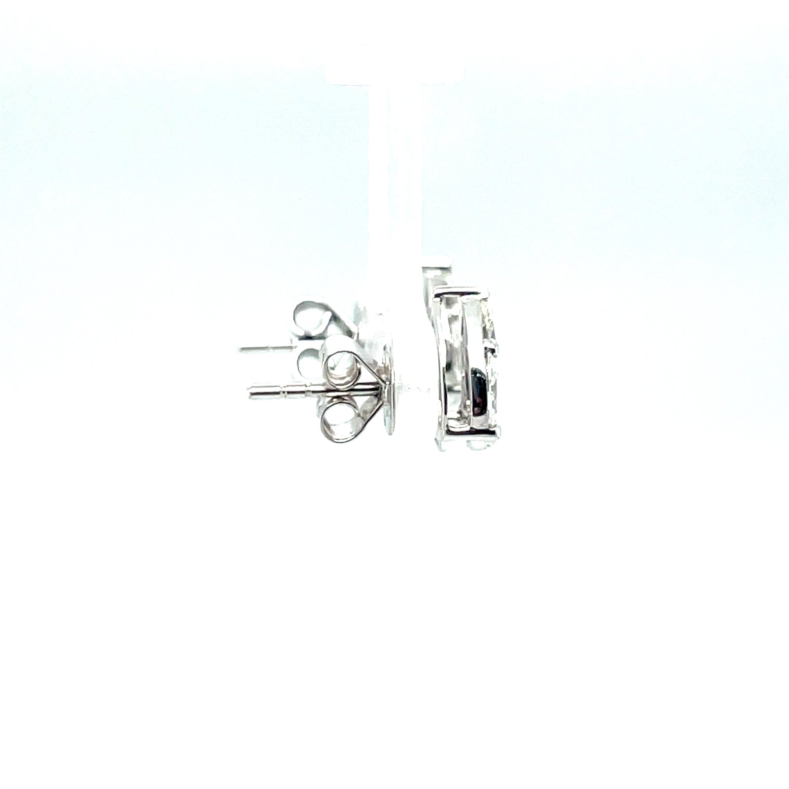 18k White Gold Stud Earrings with Round Cut Diamond Cluster