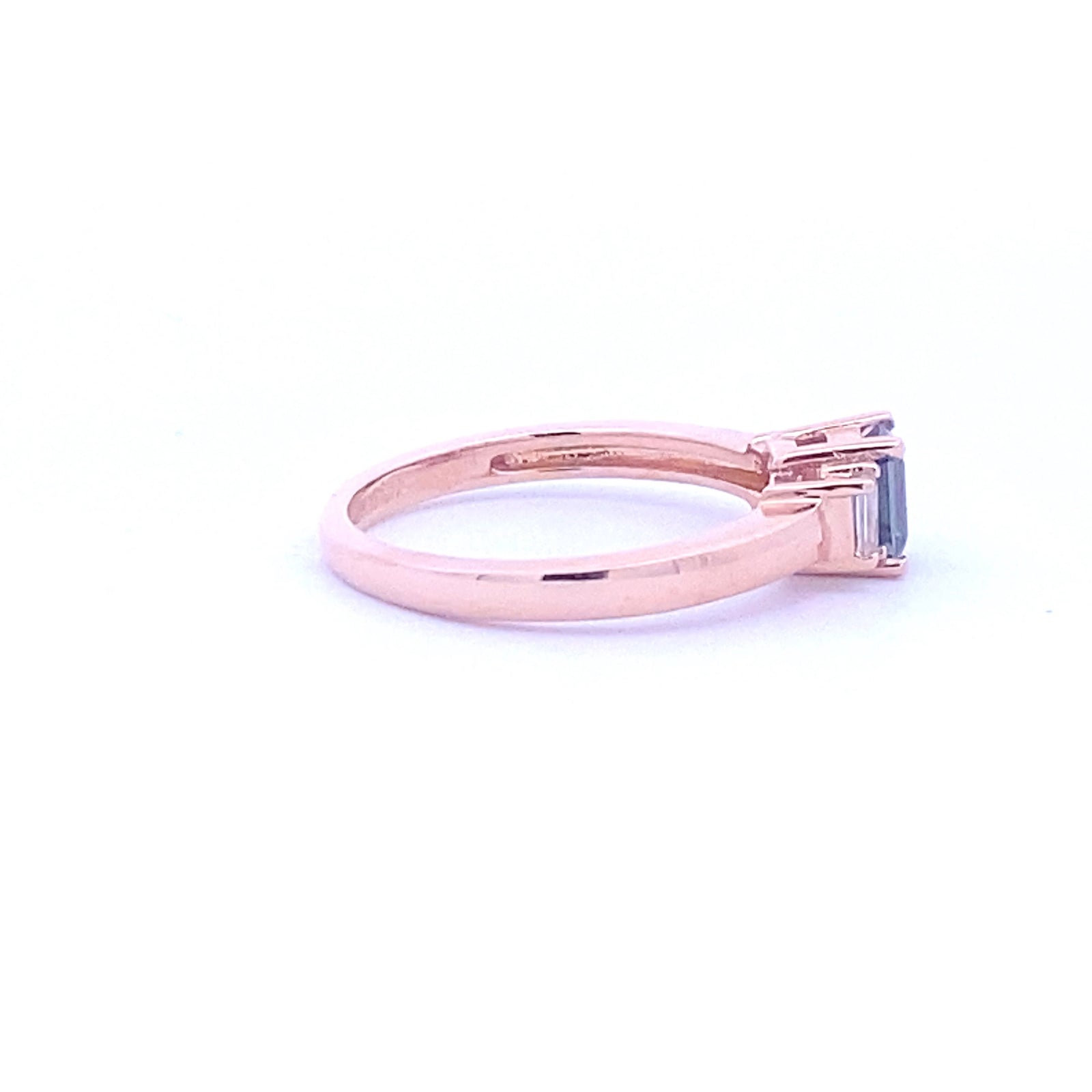 18k Rose Gold Ring with Natural Alexandrite and Diamonds