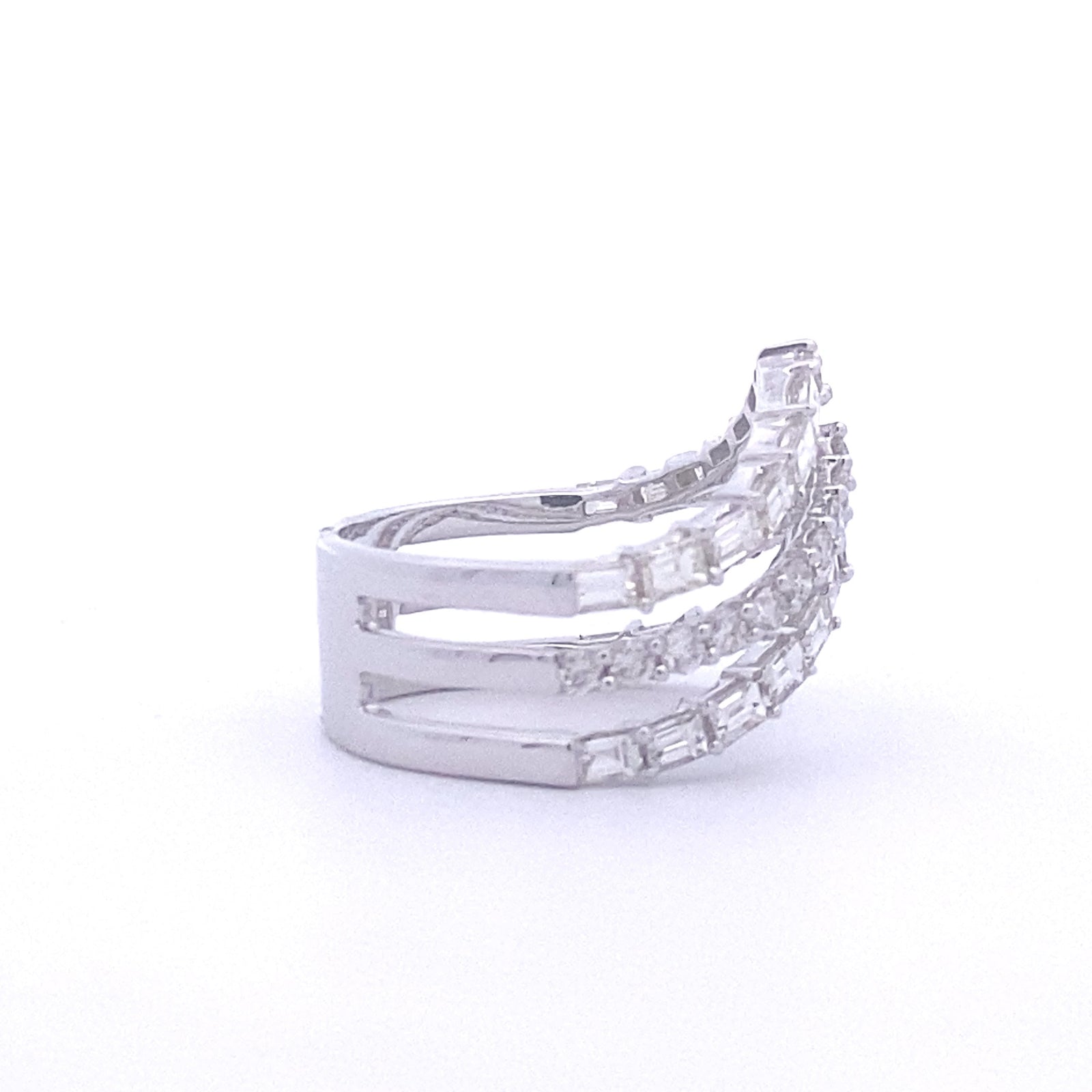 14k White Gold Ring with Baguette and Round Cut Diamonds
