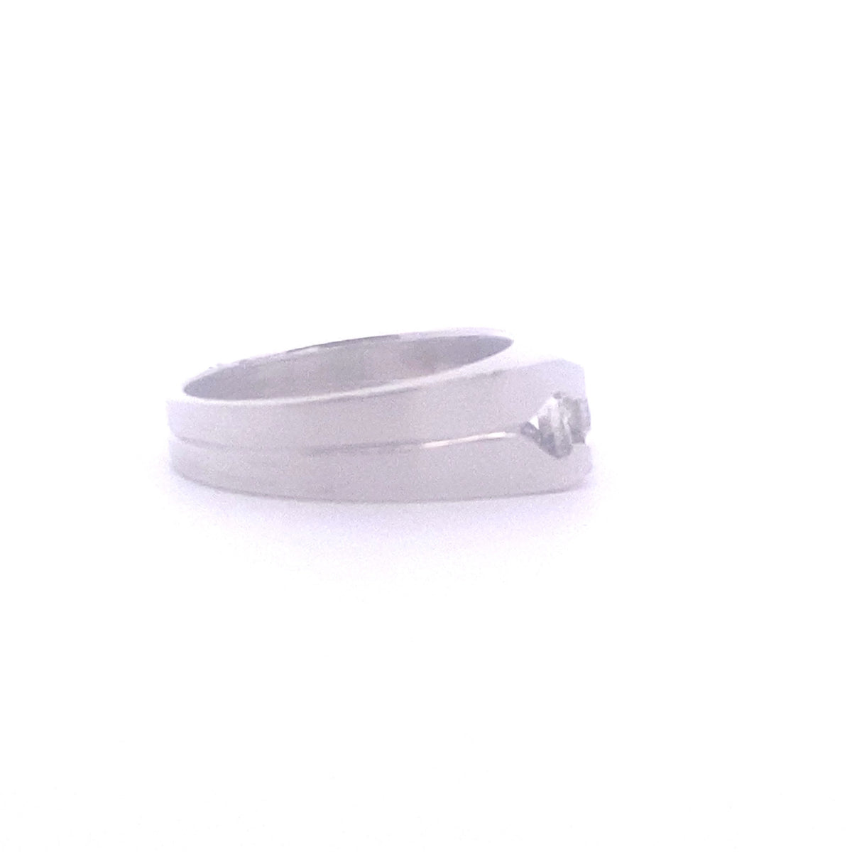 14k White Gold Ring with Round Cut Diamonds