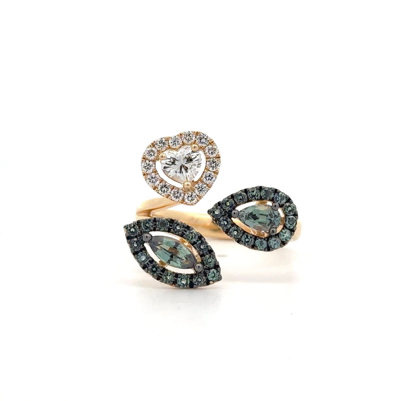 18k Yellow Gold Ring with Natural Alexandrite and Diamonds