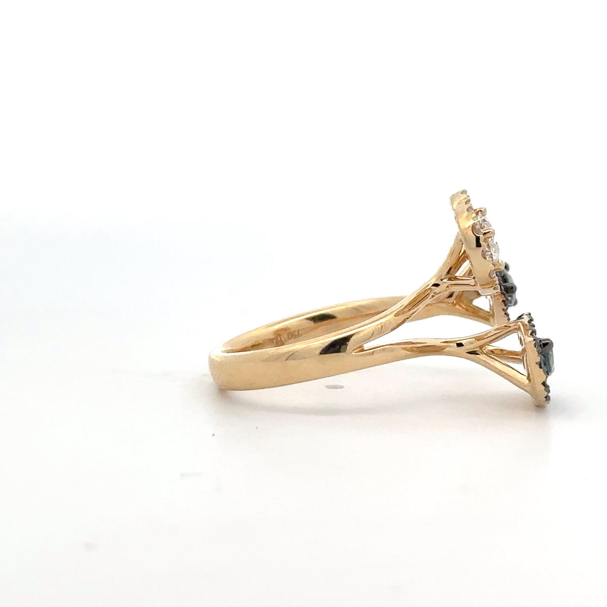 18k Yellow Gold Ring with Natural Alexandrite and Diamonds