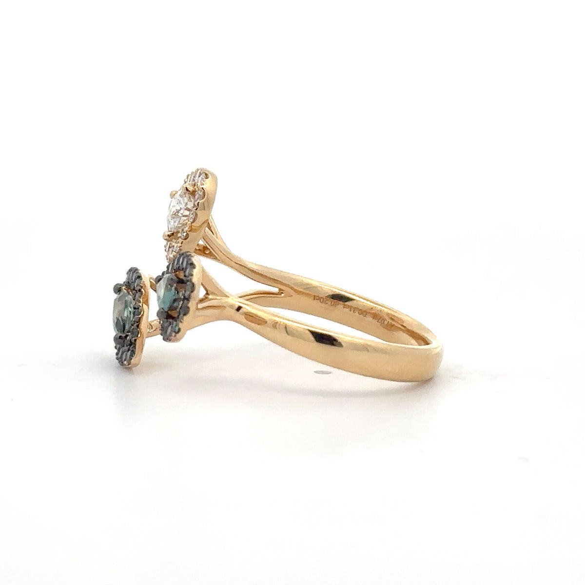 18k Yellow Gold Ring with Natural Alexandrite and Diamonds