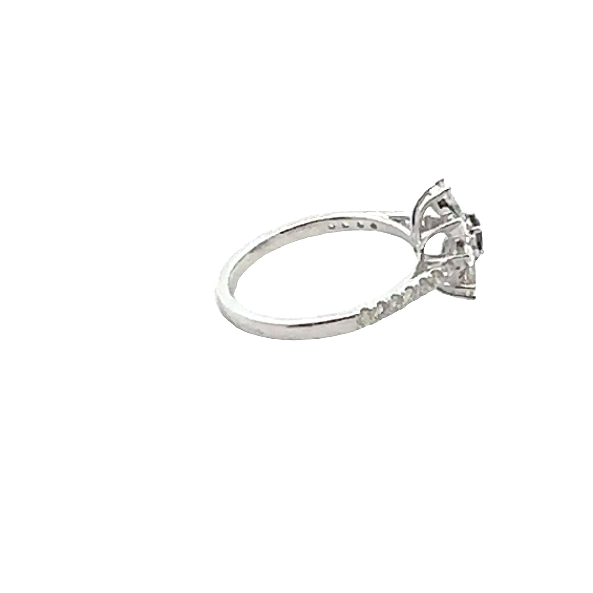 18k White Gold Ring with Natural Alexandrite and Diamonds
