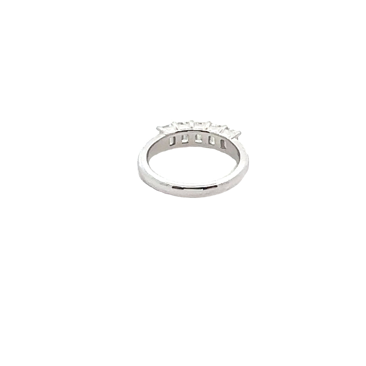 Exquisite 18k White Gold Diamond Ring