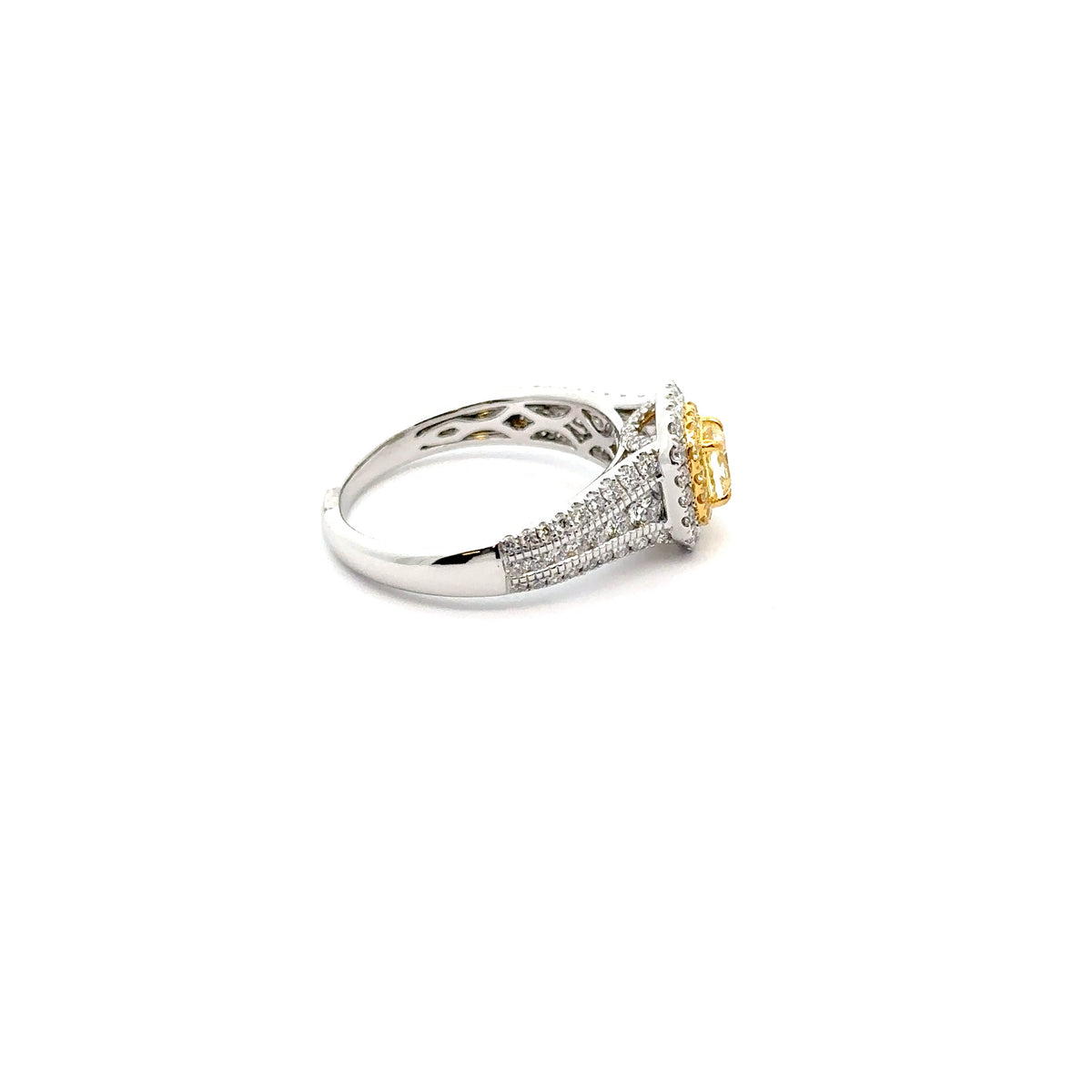 18k White and Yellow Gold Ring with Fancy Yellow and White Diamonds