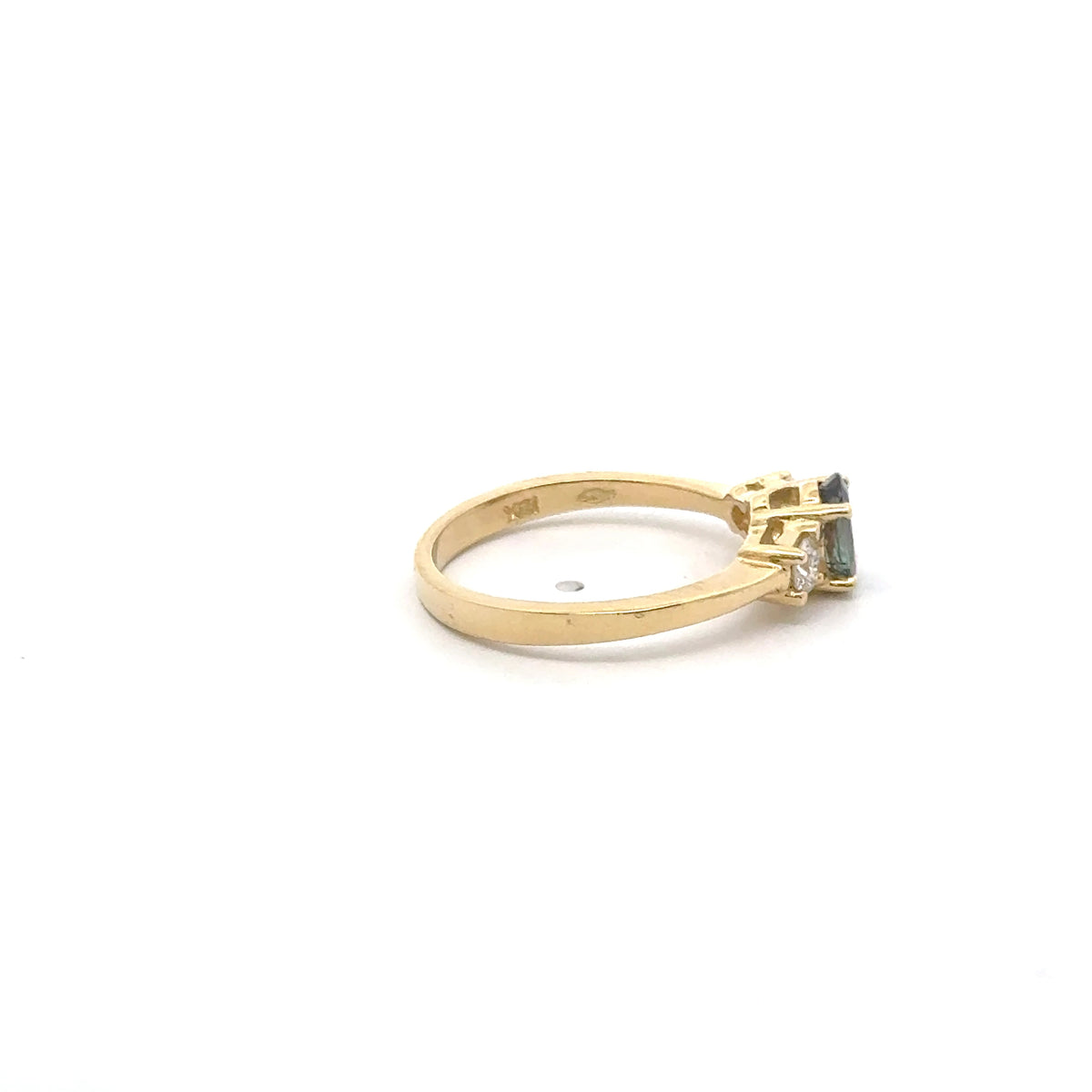 18k Yellow Gold Three-Stone Ring with Alexandrites and Diamonds