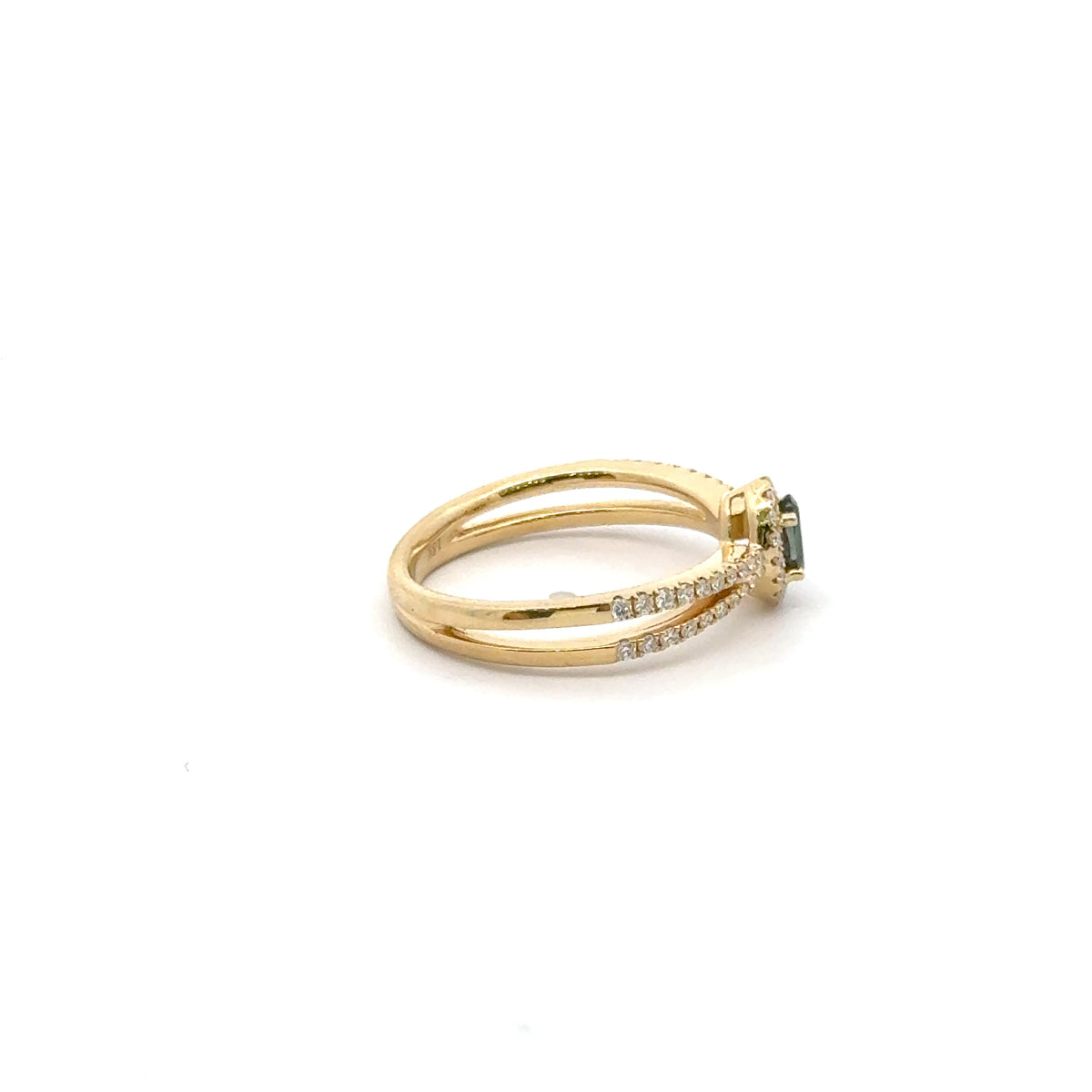 18k Yellow Gold Alexandrite Ring with Diamonds