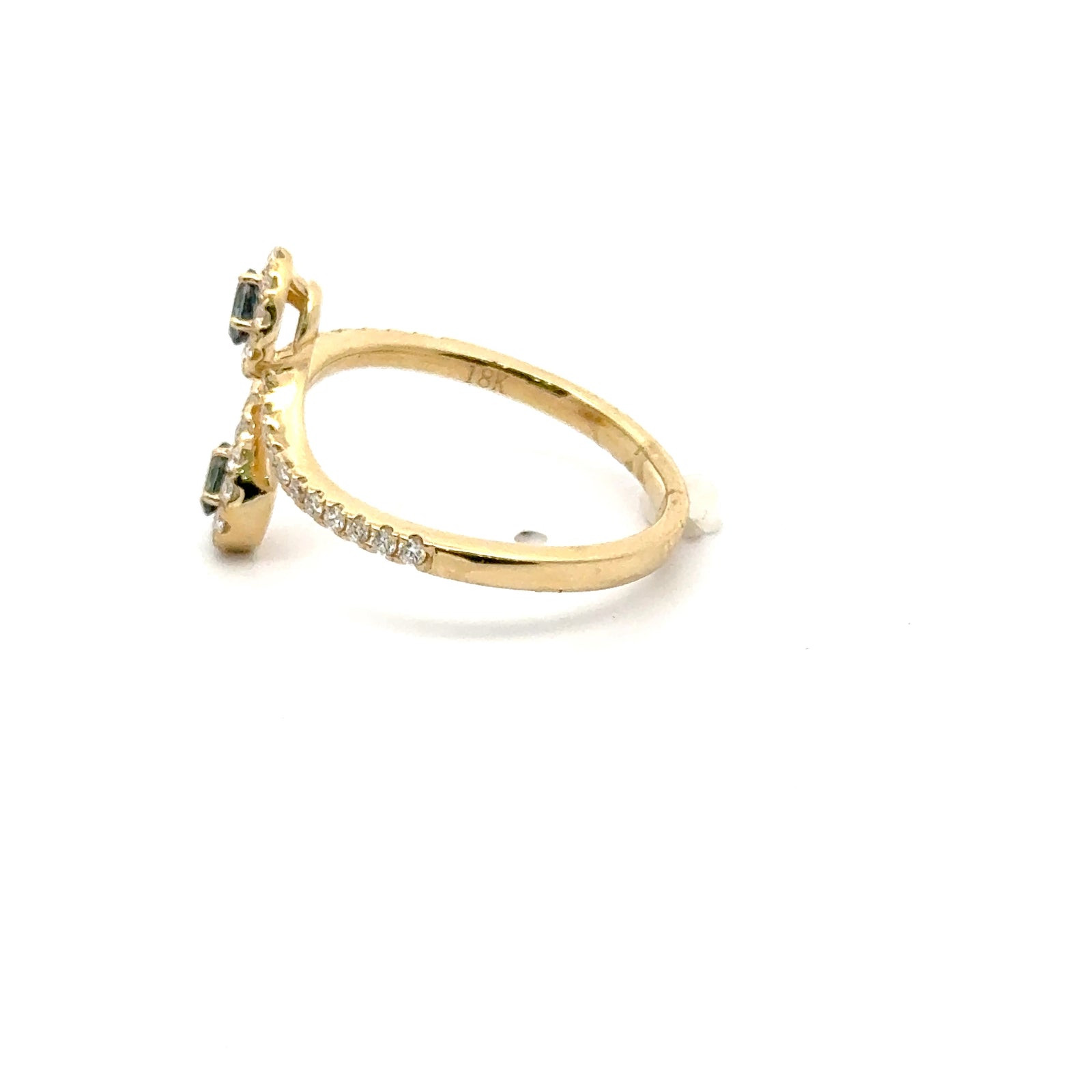 18k Yellow Gold Ring with Alexandrites and Diamonds