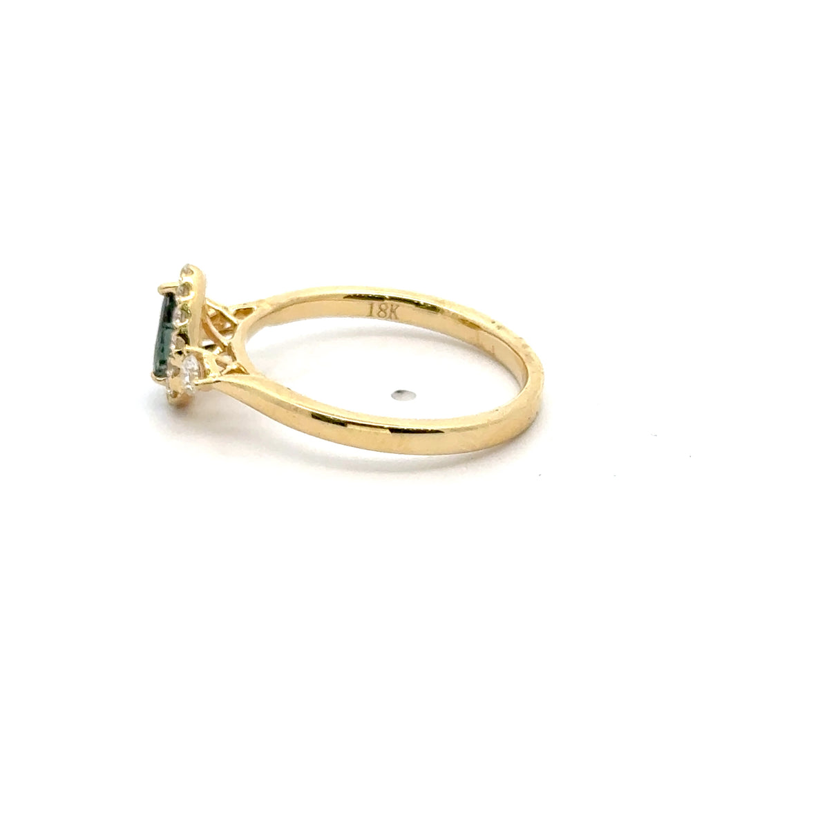 18k Yellow Gold Ring with Alexandrite and Diamonds