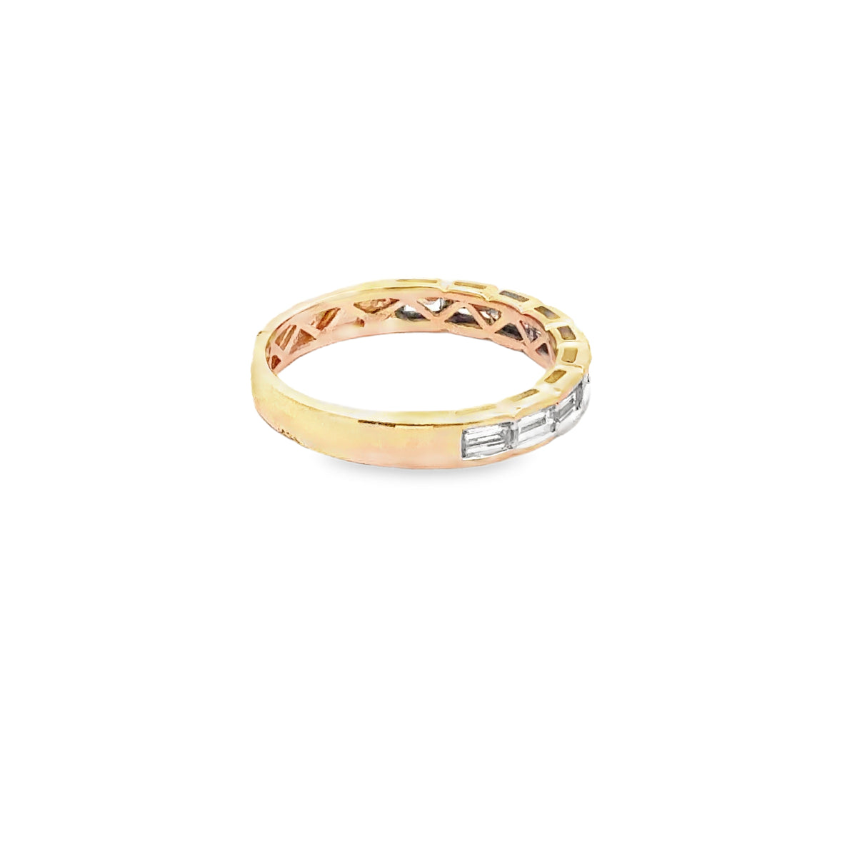 Elegant 14k Yellow Gold Ring with Baguette Cut Diamonds