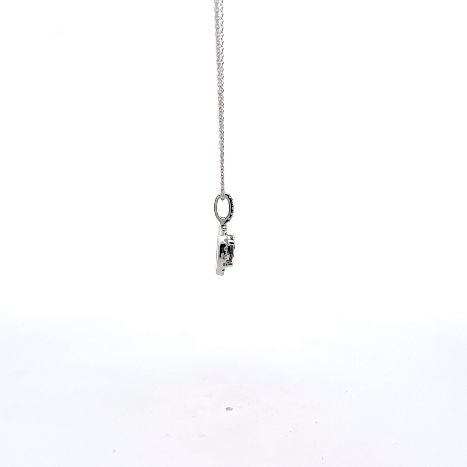 18k White Gold Pendant with Natural Alexandrites and Diamonds