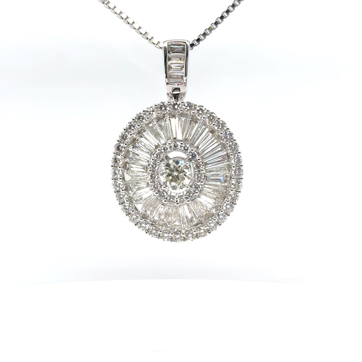 14k White Gold Diamond Circle Pendant