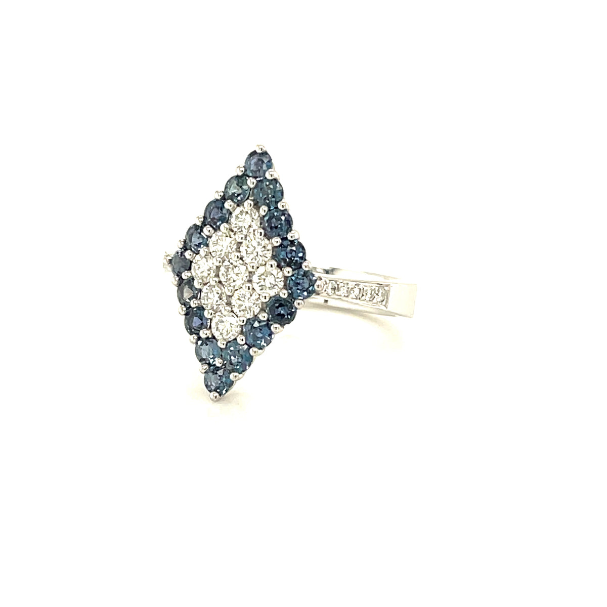 18k White Gold Ring with Natural Alexandrite and Diamonds