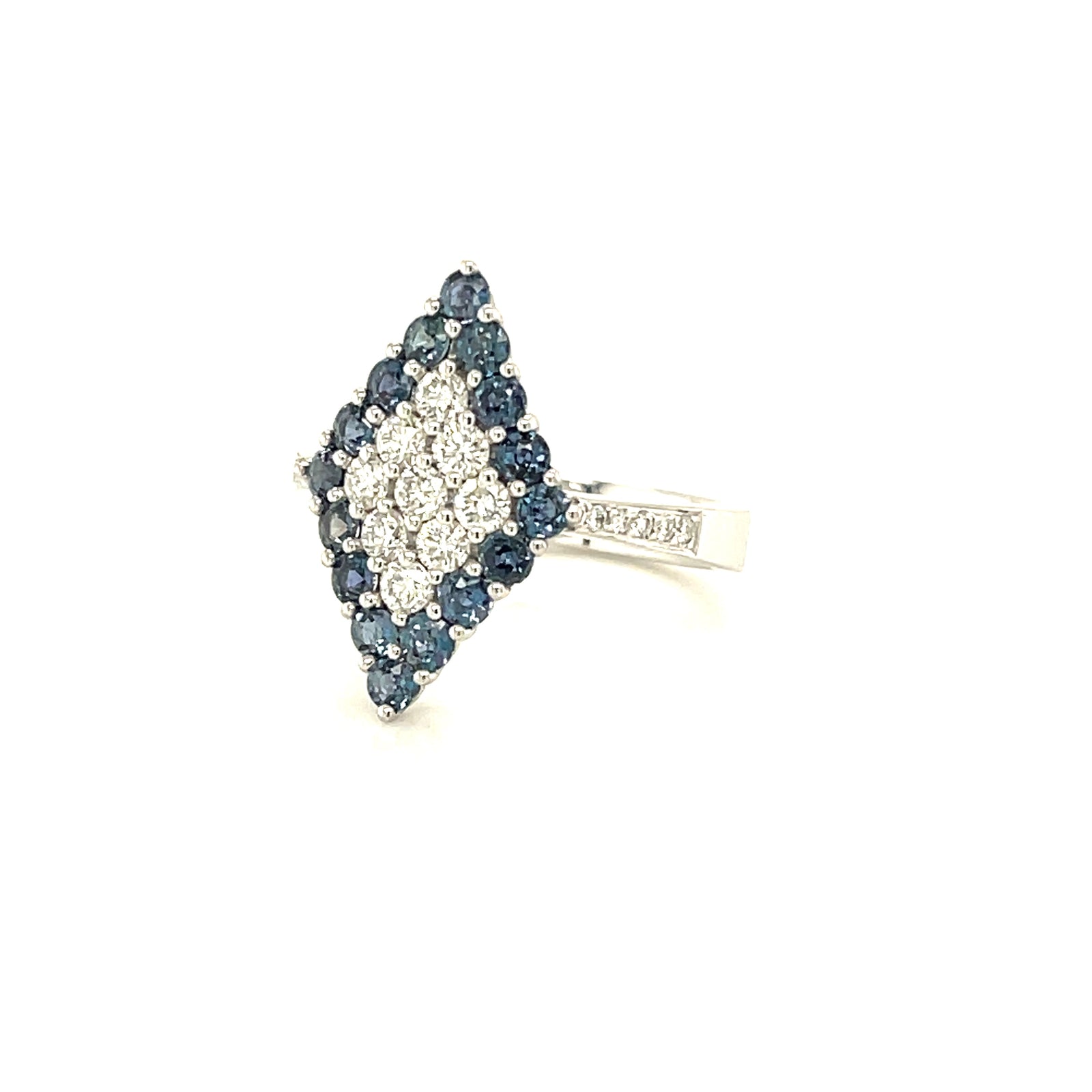18k White Gold Ring with Natural Alexandrite and Diamonds