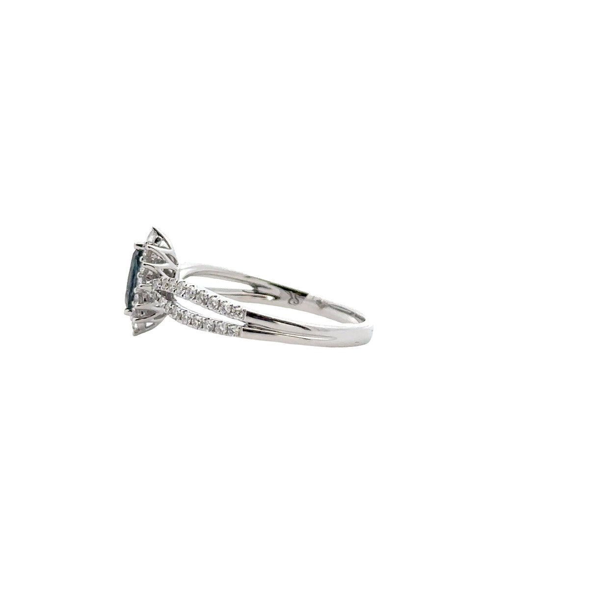 18k White Gold Ring with Alexandrites and Diamonds