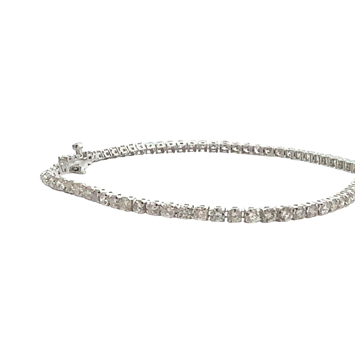 18k White Gold Diamond Tennis Bracelet with Round Brilliant Cut Diamonds