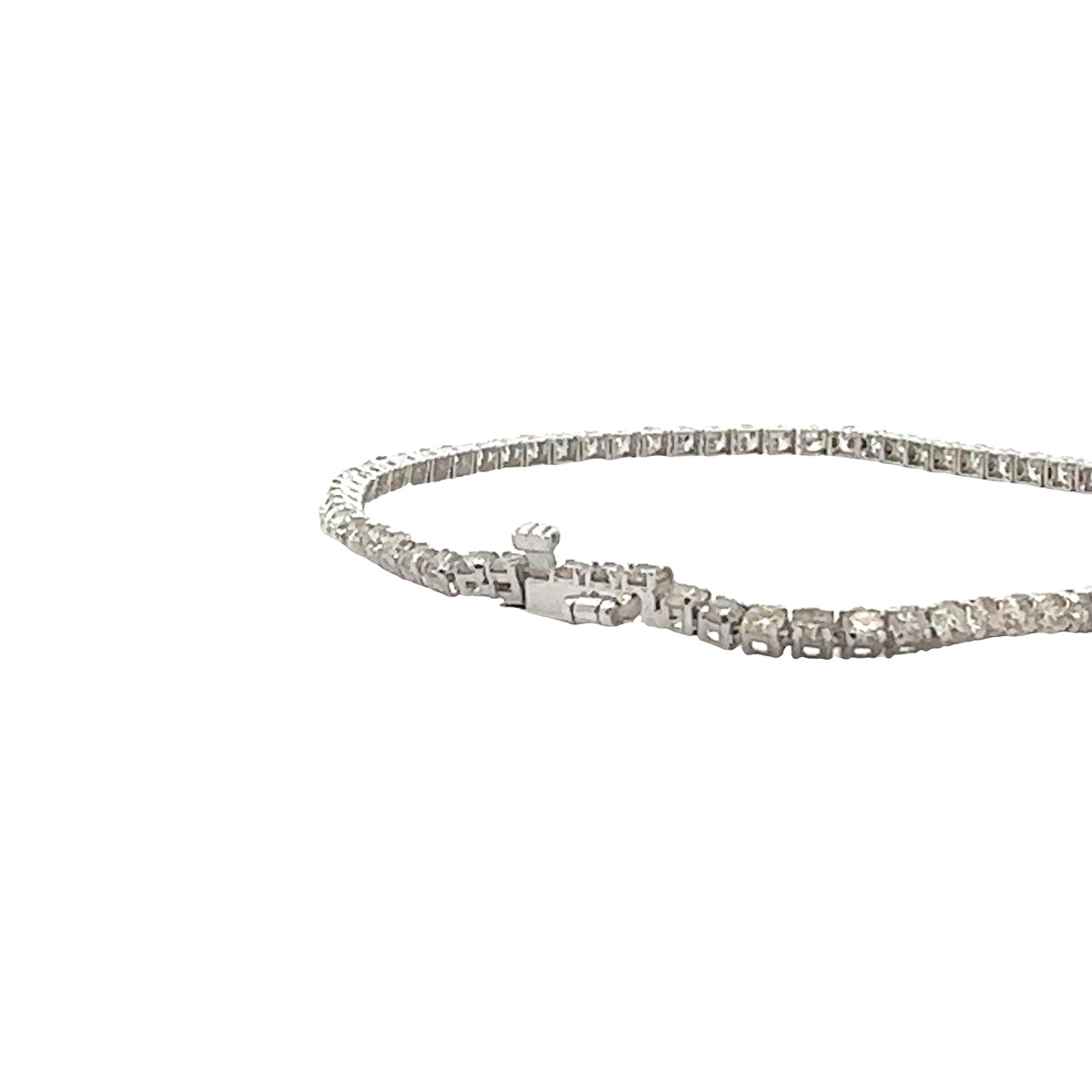 18k White Gold Diamond Tennis Bracelet with Round Brilliant Cut Diamonds