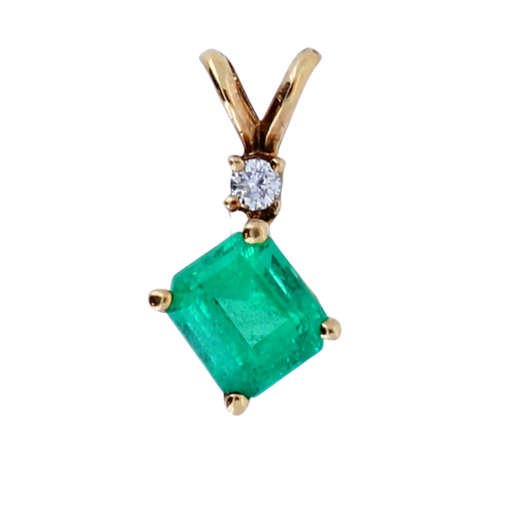 14k Yellow Gold Pendant with .68ct Colombian Emerald and .02ct diamonds