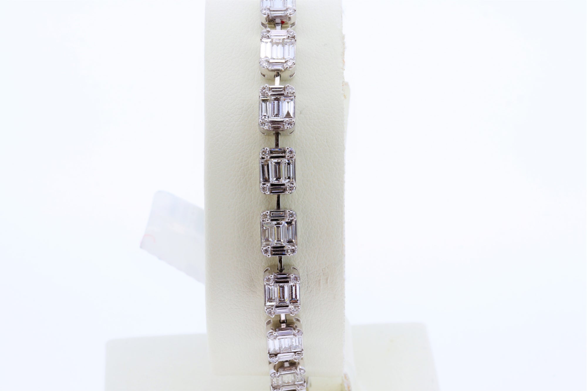 18Kt Ladies White Gold Diamond Bracelet With 3.86Cts Baguettes And 0.46Cts Round Diamonds