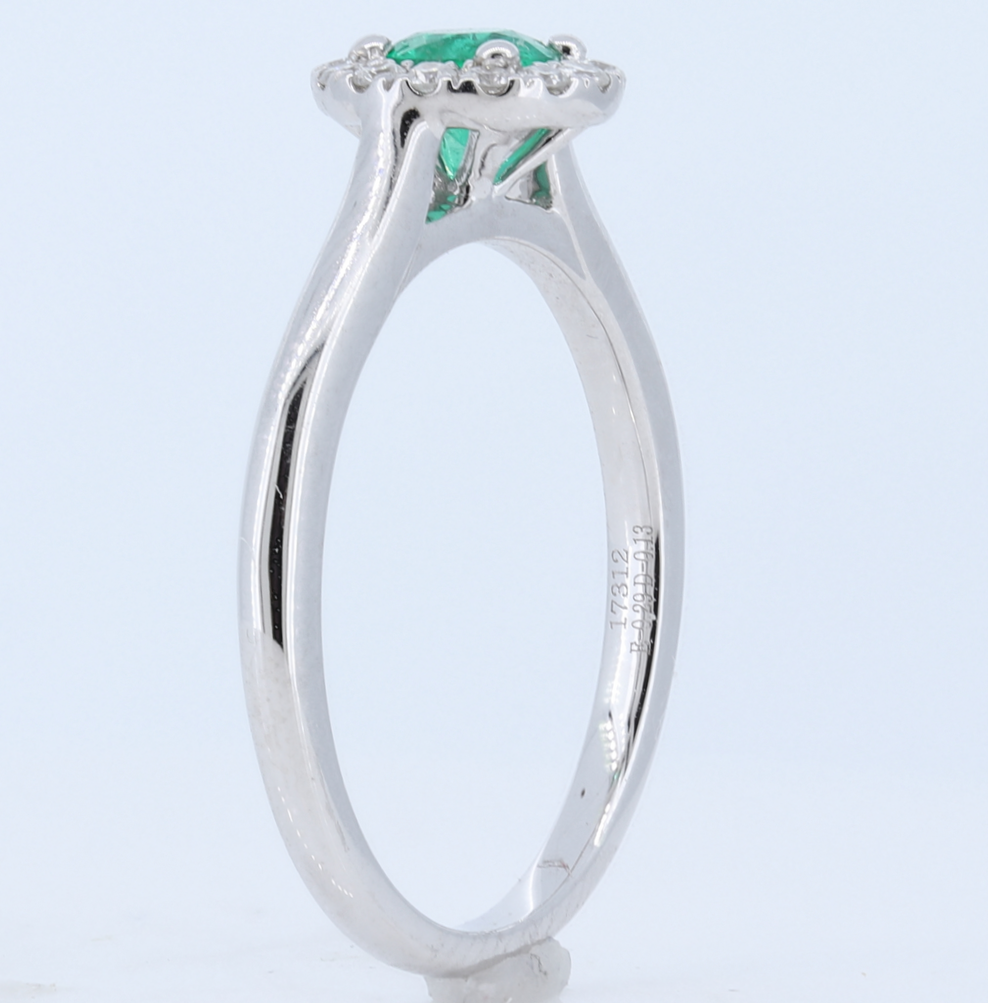 Round Emerald Halo Diamond Ring, In 14Kt White Gold