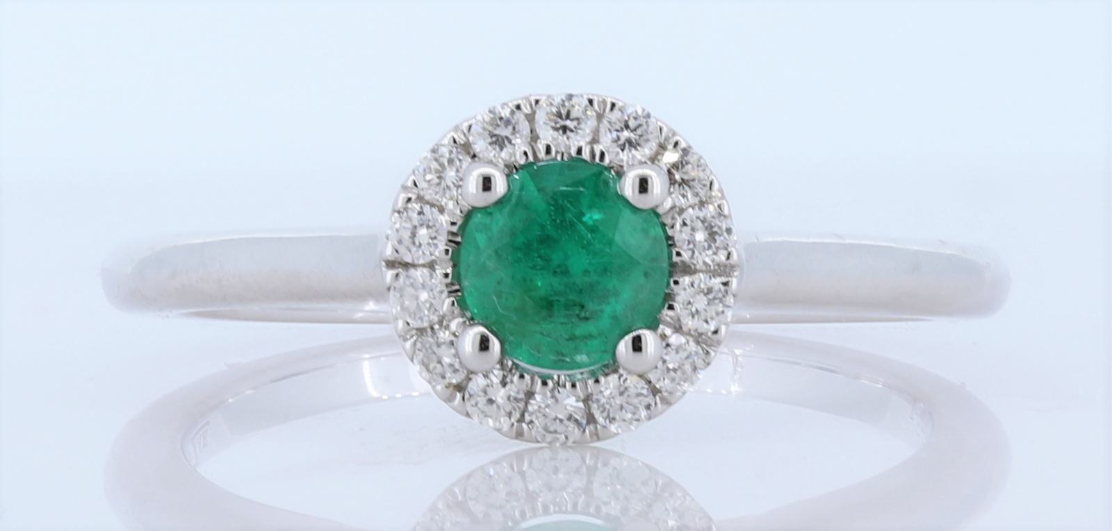 Round Emerald Halo Diamond Ring, In 14Kt White Gold