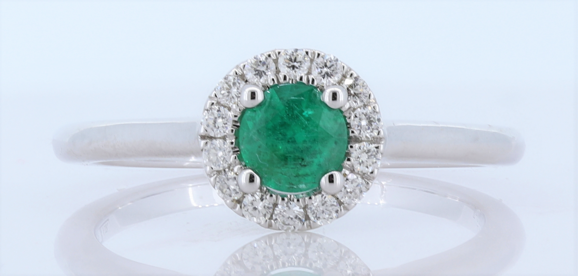 Round Emerald Halo Diamond Ring, In 14Kt White Gold