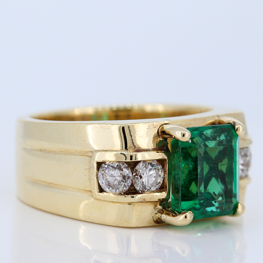 Men 14k Yellow Gold Ring with 5.34ct Emerald and .89ct diamonds