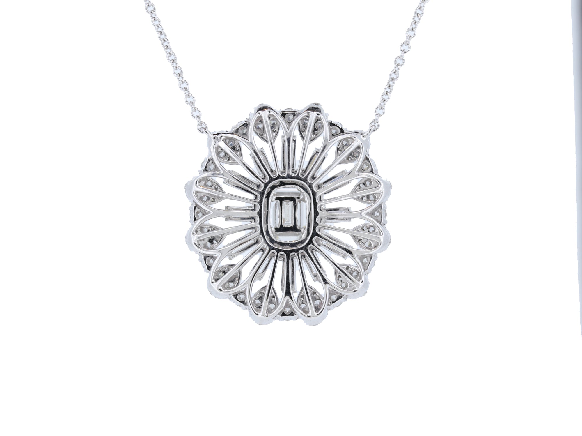 18Kw Baguette And Round Diamond Necklace