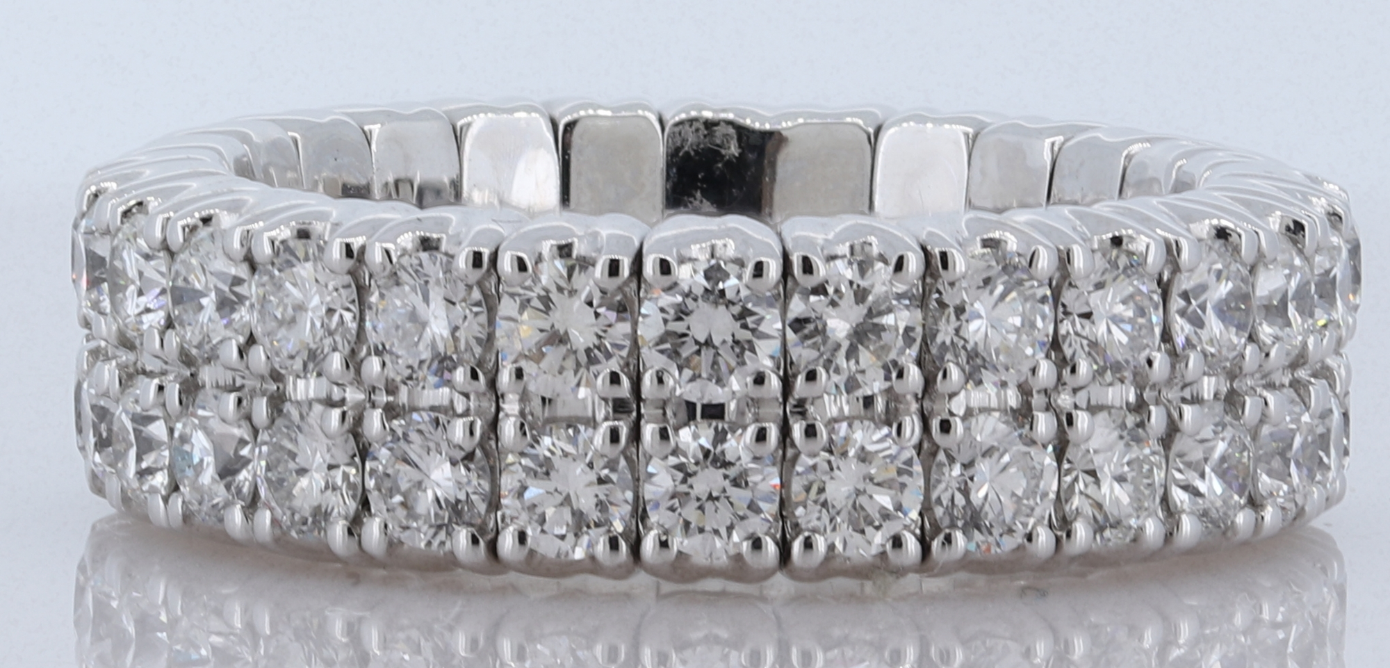 18Kt White Gold Stretchable Diamond Ring With 1.45Ct Diamonds