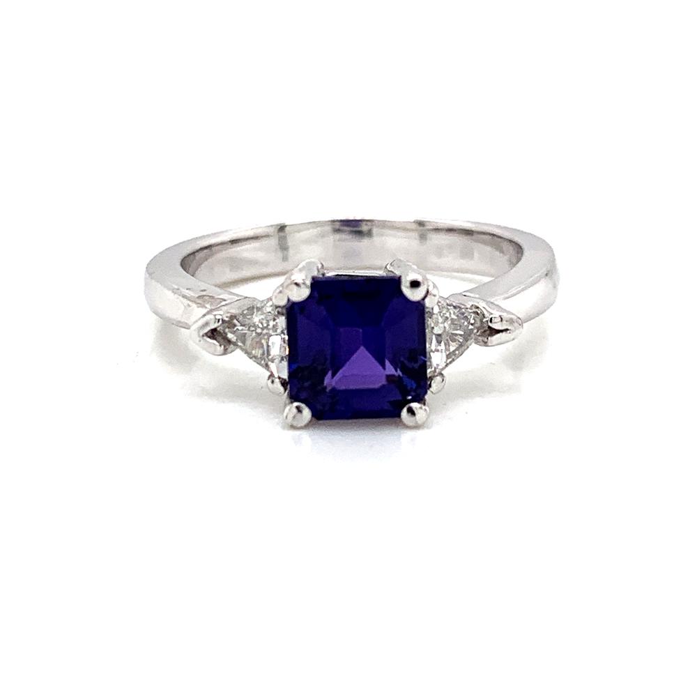 18kt White Gold gold ring with a GIA certified color changing purple sapphire