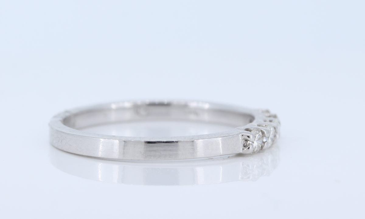 Shared Prong 5 Stone 0.25ctw Diamond Band In 14Kt White Gold