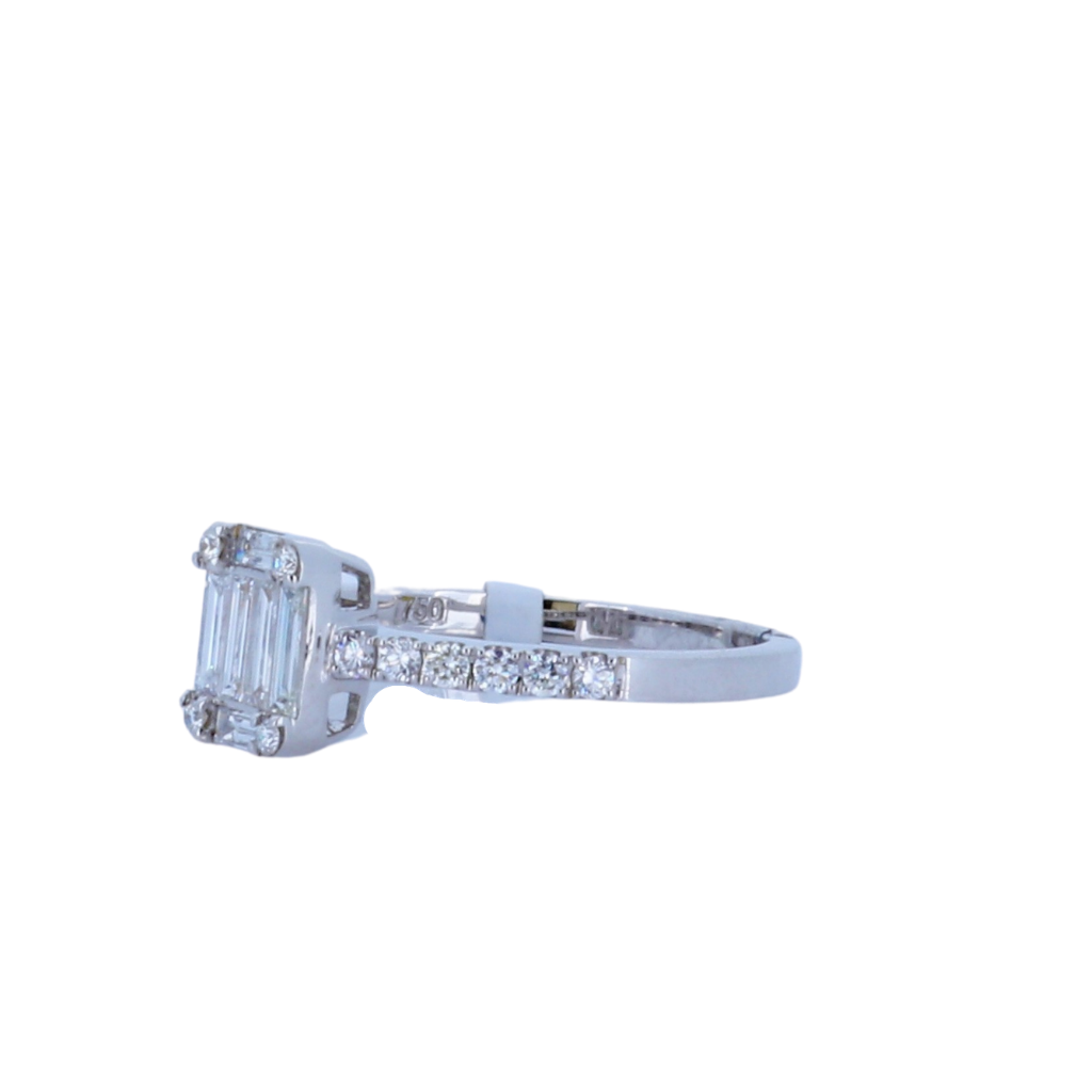 Ladies Diamond Ring in 18Kt White Gold