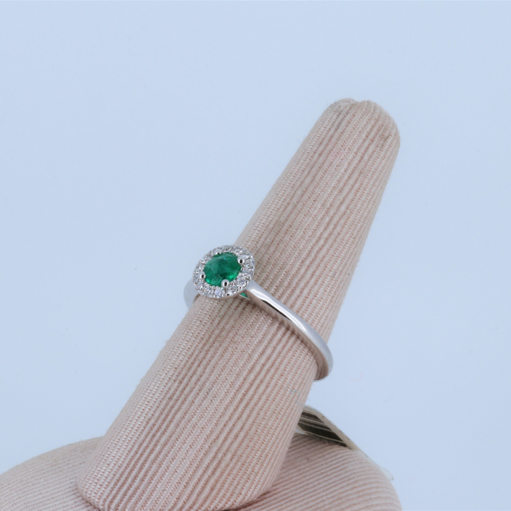 Round Emerald Halo Diamond Ring, In 14Kt White Gold