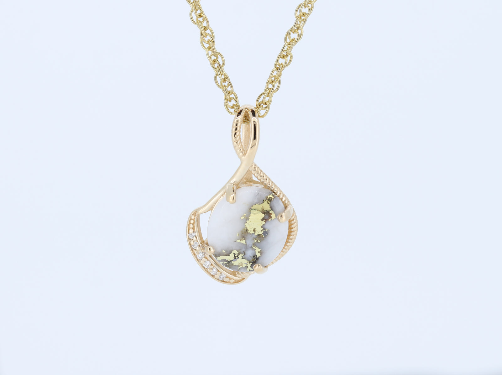 14K Yellow Gold Quartz Oval 4 Prong Pendant With 0.05Ct Diamonds