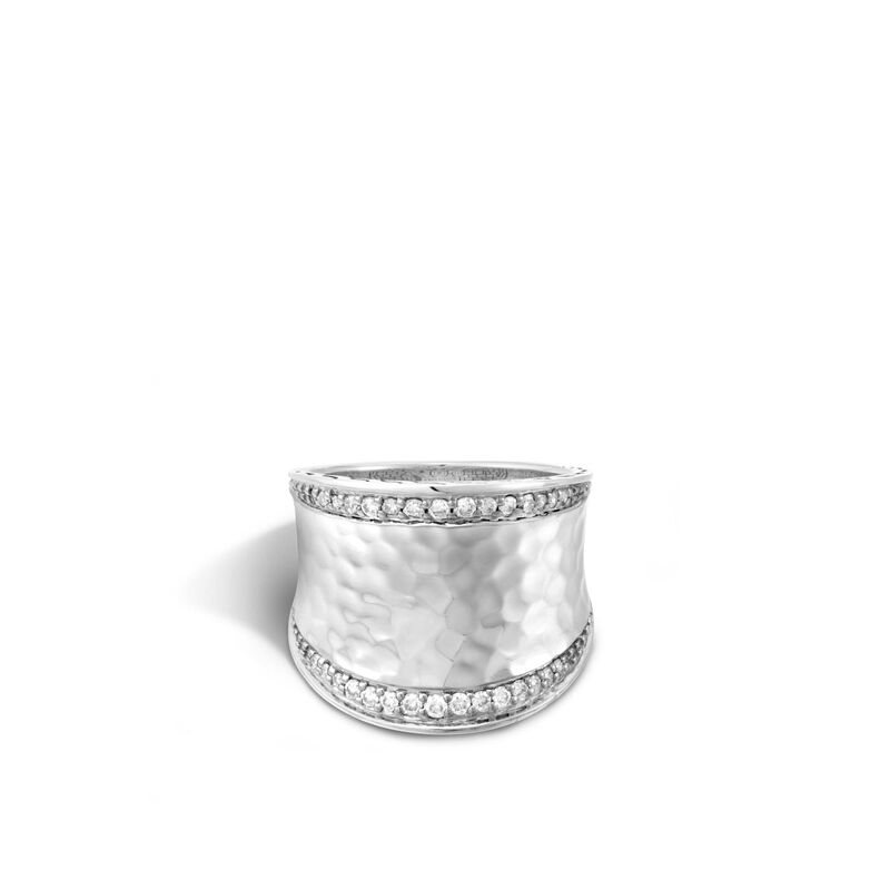 Classic Chain Hammered Saddle Ring with Diamonds