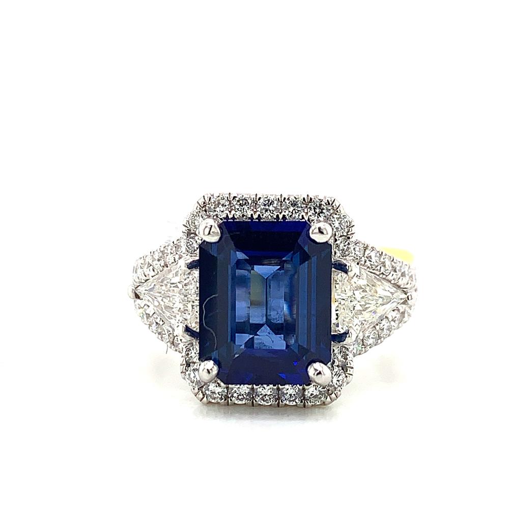 18kt White Gold gold ring with a CDC certified ceylon sapphire