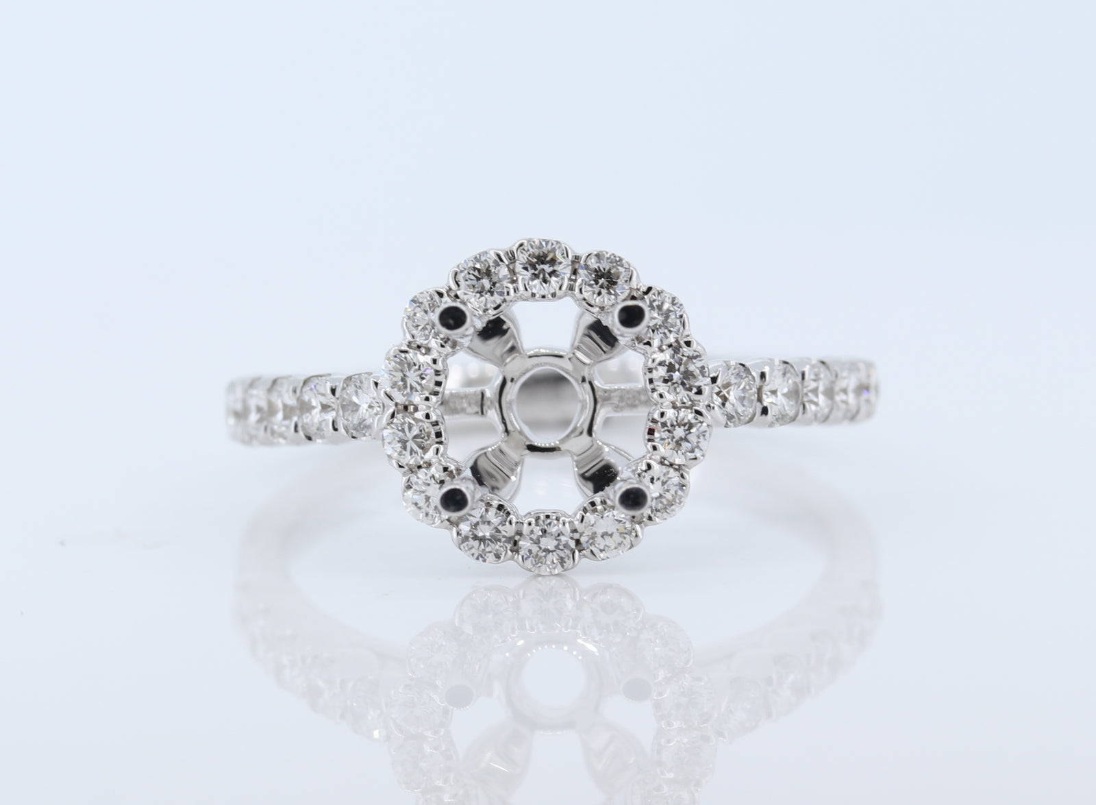 18Kw 0.63Ct Halo Diamond Semi Mount